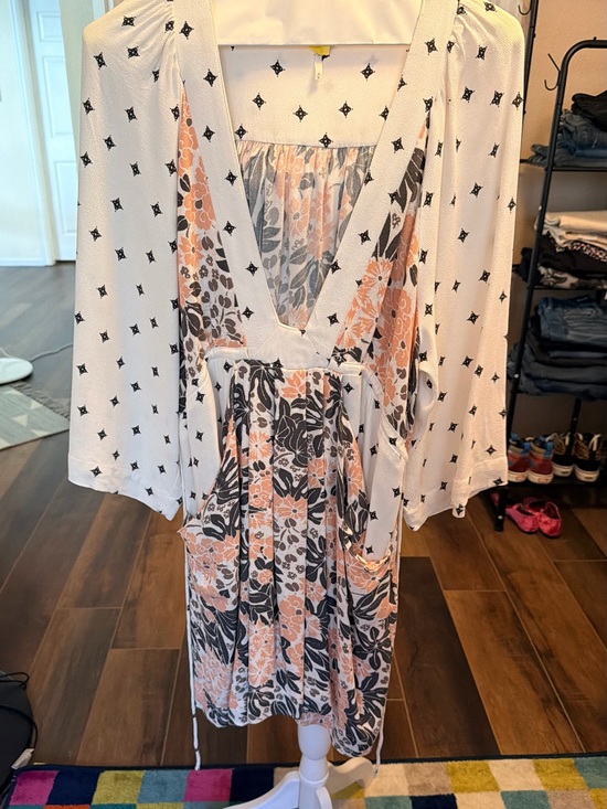 Free People Dresses & Skirts - Free People White and Peach Floral Midi Dress